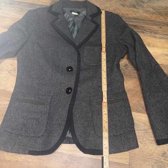 🛍️ J. Crew 100% Wool Blazer – Size 2 🖤✨ - Picture 4 of 7